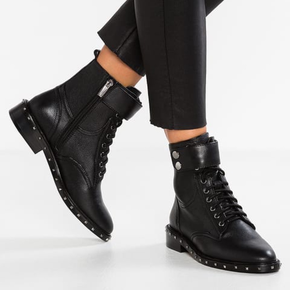 NIB Vince Camuto Ladies Boots 10